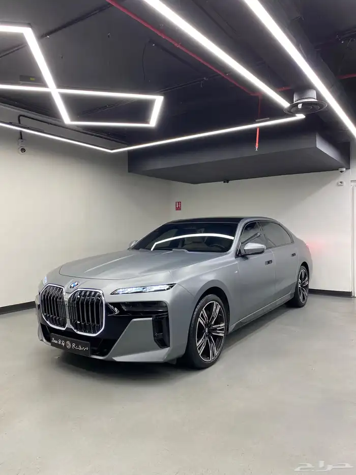 بي ام دبليو 740i 0