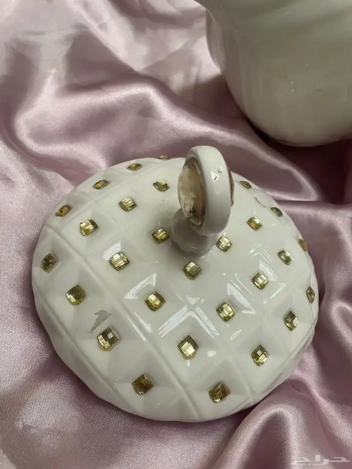 وعاء كلاسيكي Classical Tureen 21