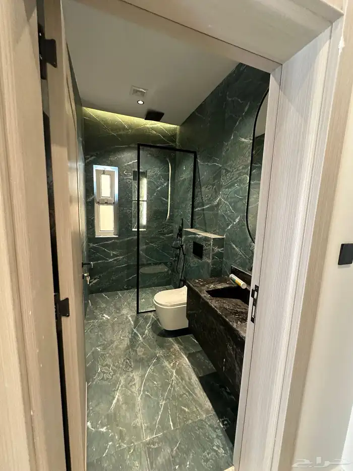 شقة ارضي مدخل سيارة خدمات واصله 670 الف فقط 12