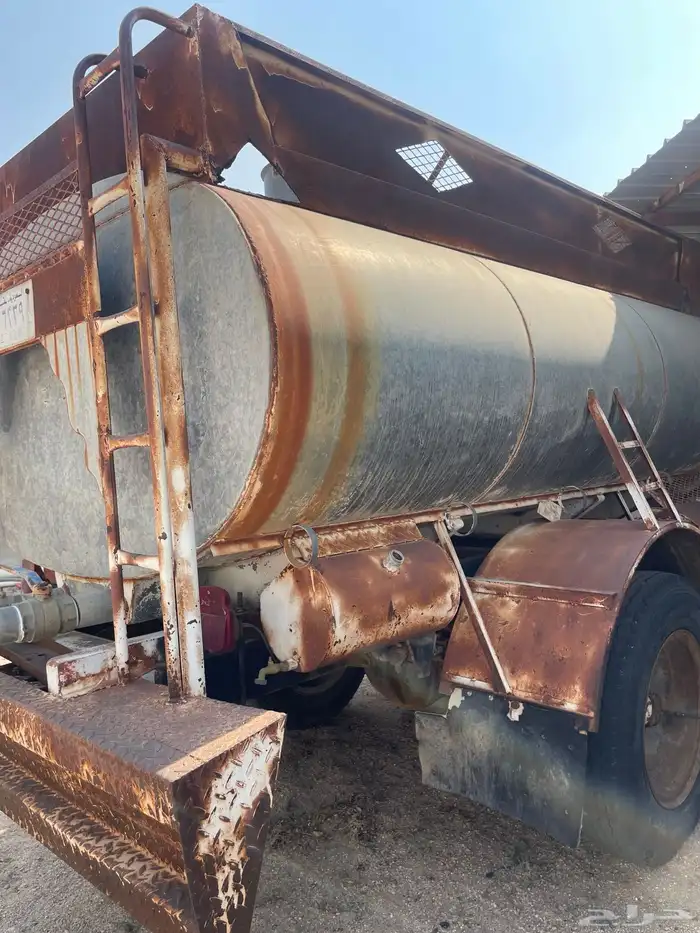 برميل تانكي وايت 7طن يركب على الجمس والفورد نضيف للبيع 1