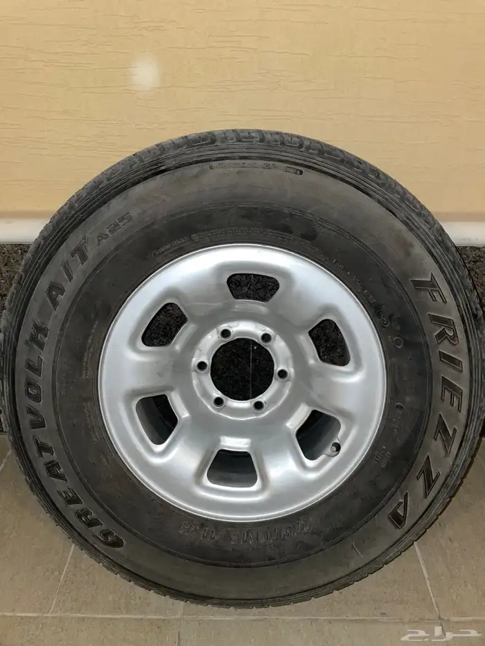 للبيع 5 جنوط فتك وكاله شرط و 5 كفرات تاريخ 25شرط على السوم 0