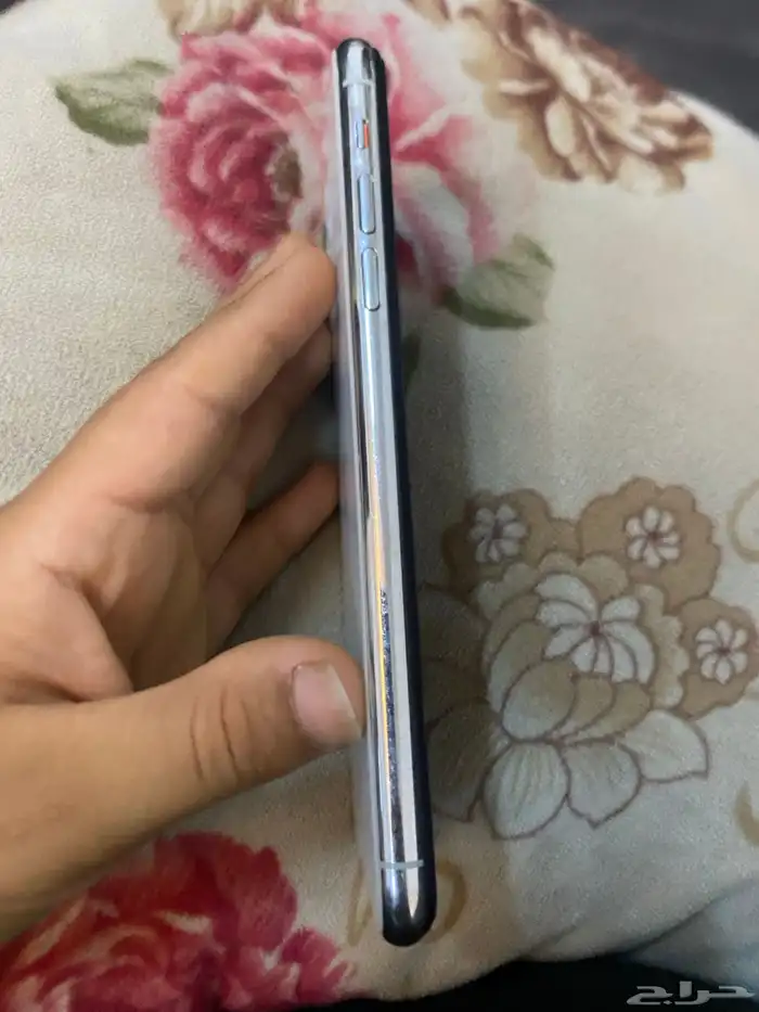 آيفون 11بروماكس نضيف 3