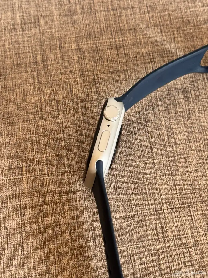 ساعة أبل se 2