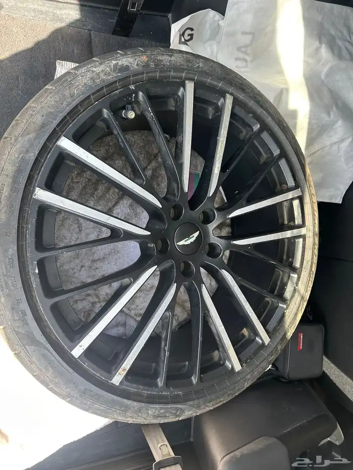 جنط مع كفر اوستن مارتن 0