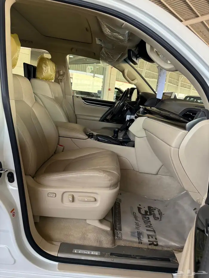 لكزس LX570 موديل 2018 22