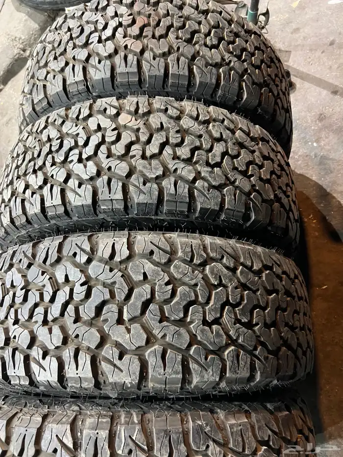 كفرات حجرية تاريخ 2025 مقاس 285 70 17 شبه الجديد عددهم 4 19