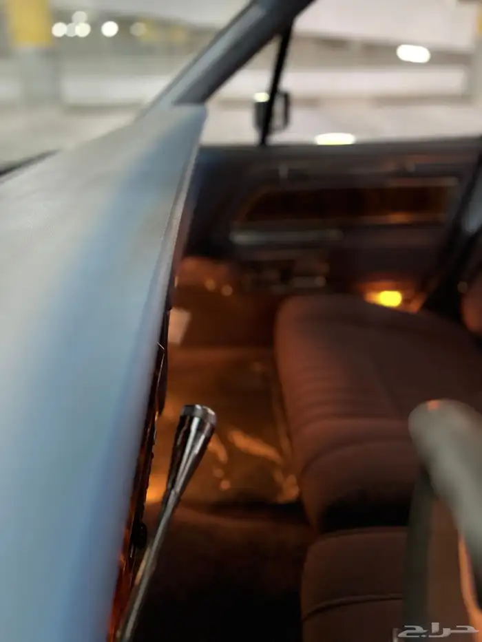 لينكون تاون كار 1983 مخزن كلاسيك سعودي وكالة ( تم البيع ) . 32