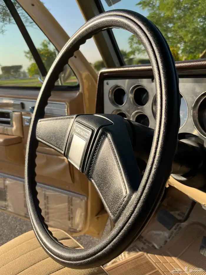 للبيع جمس موديل 86 قير عادي 44