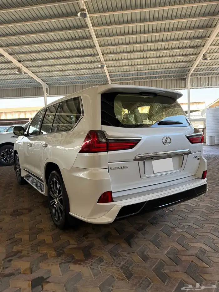 لكزس LX570 موديل 2018 14