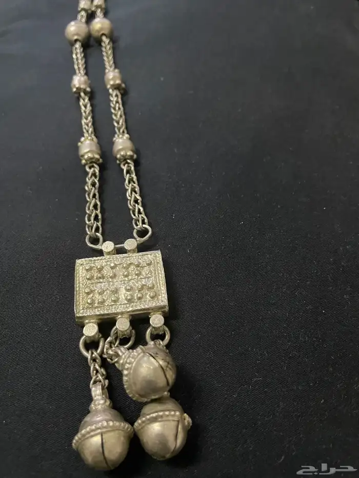 فضه جميله لونها من 40 سنه مانغير 2