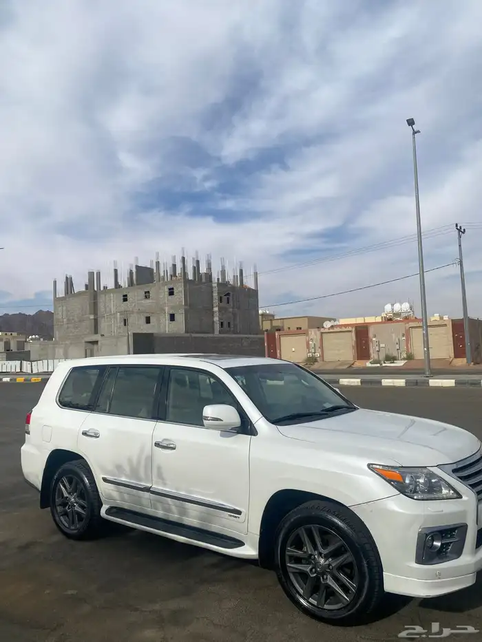 جيب لكزس فئه AA موديل 2013 0