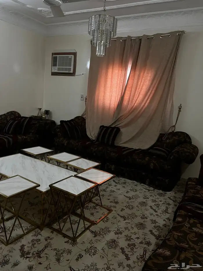 طاولات للبيع جديده 0