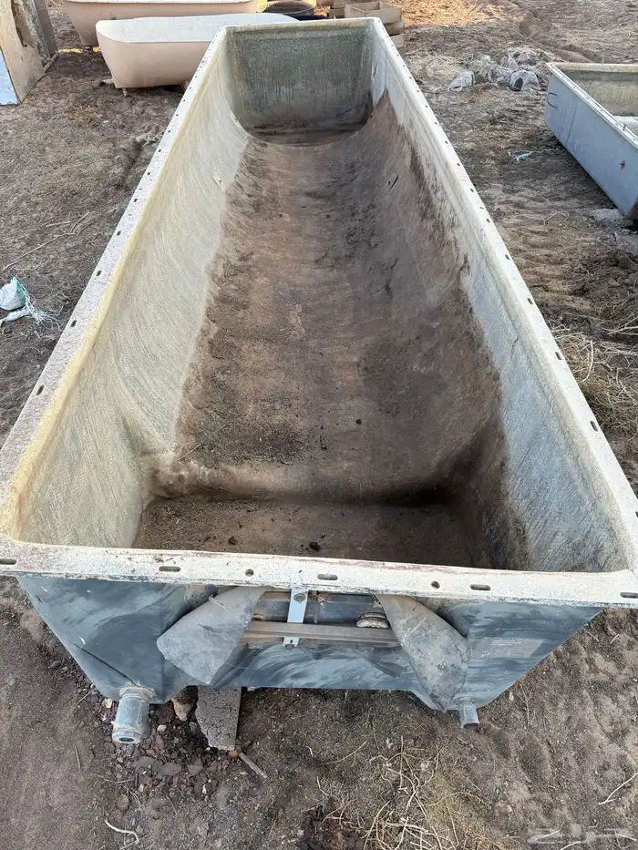 معالف للغنم والبعارين والطيور 2