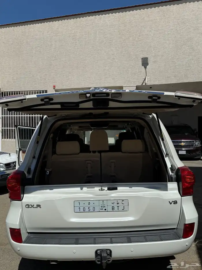 صالون لاندكروزر GXR 2014 7