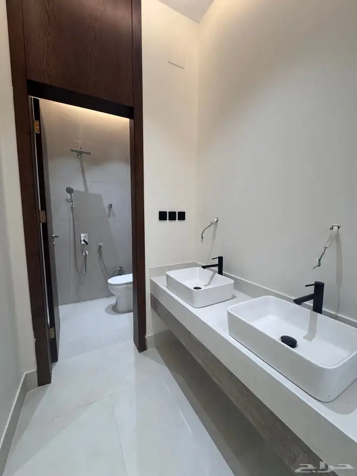 للبيع شقق دور ثانى مع ملحق وسطح حى الحسام مكتمل الخدمات 7