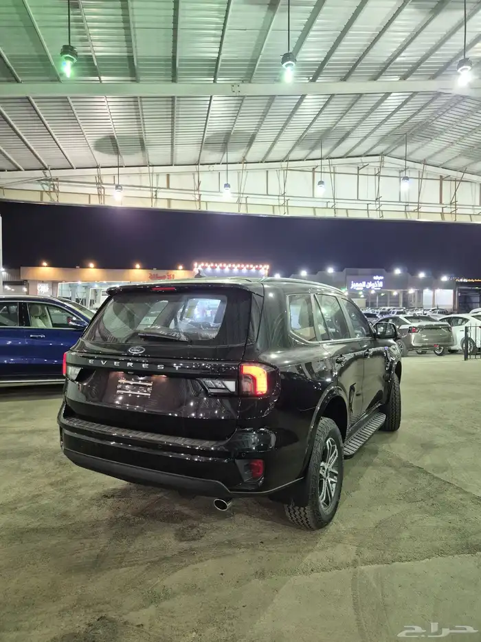فورد ايفرست ليميتد و XLS بنزين . جديد . 2025 11