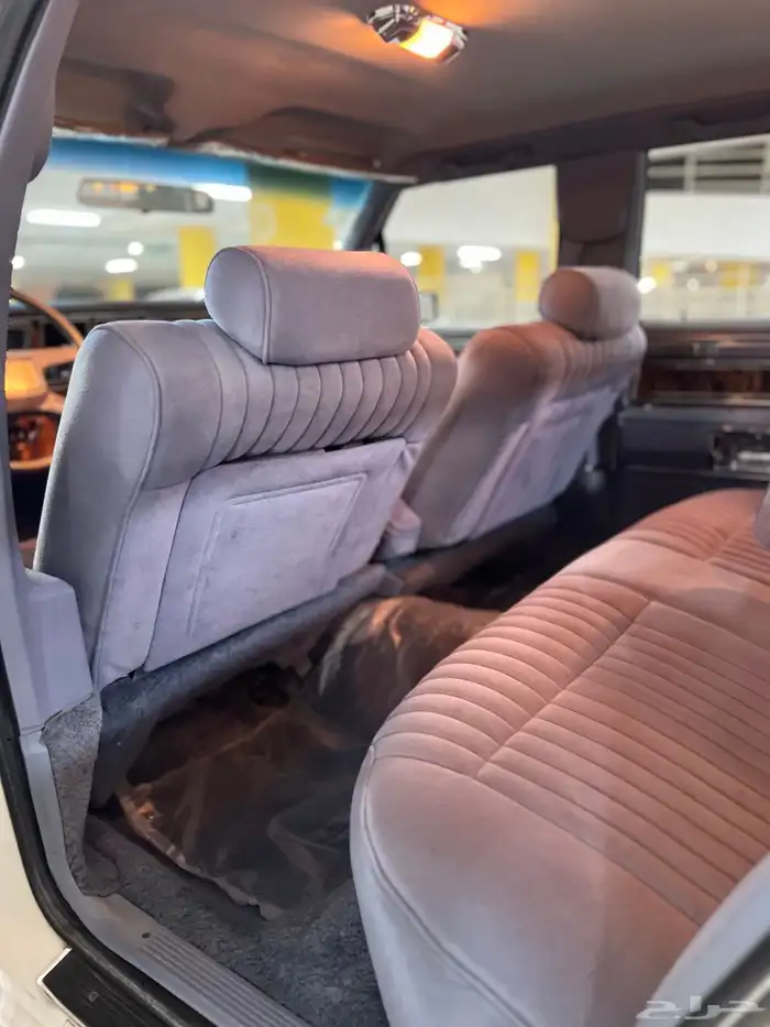 لينكون تاون كار 1983 مخزن كلاسيك سعودي وكالة ( تم البيع ) . 38