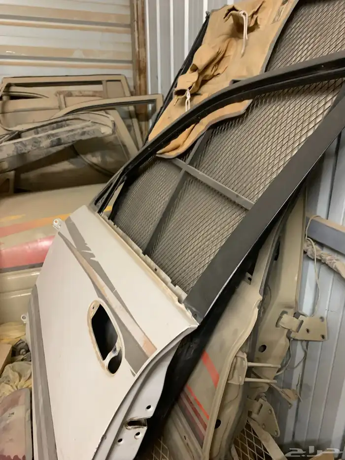 باب السايق لاندكروزر تايوتا موديل 2003 ابيض 1