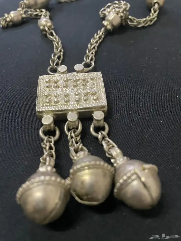 فضه جميله لونها من 40 سنه مانغير 0