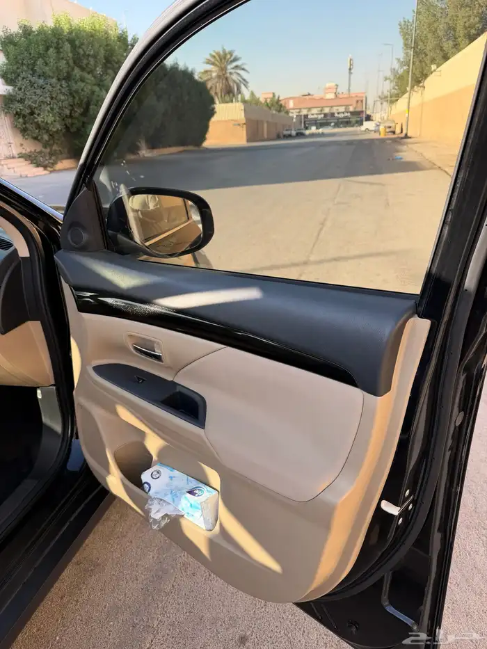 سيارة متسوبيشي اوتلاندر 10