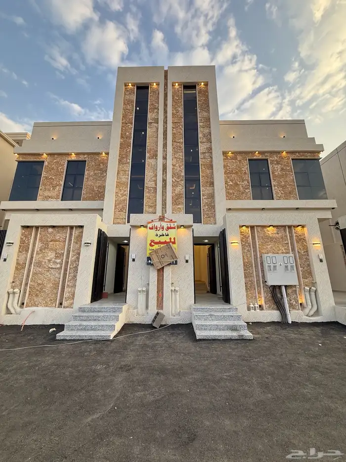 للبيع ارواف علويه وشقق ارضيه تشطيب VIP ف احد رفيده 0