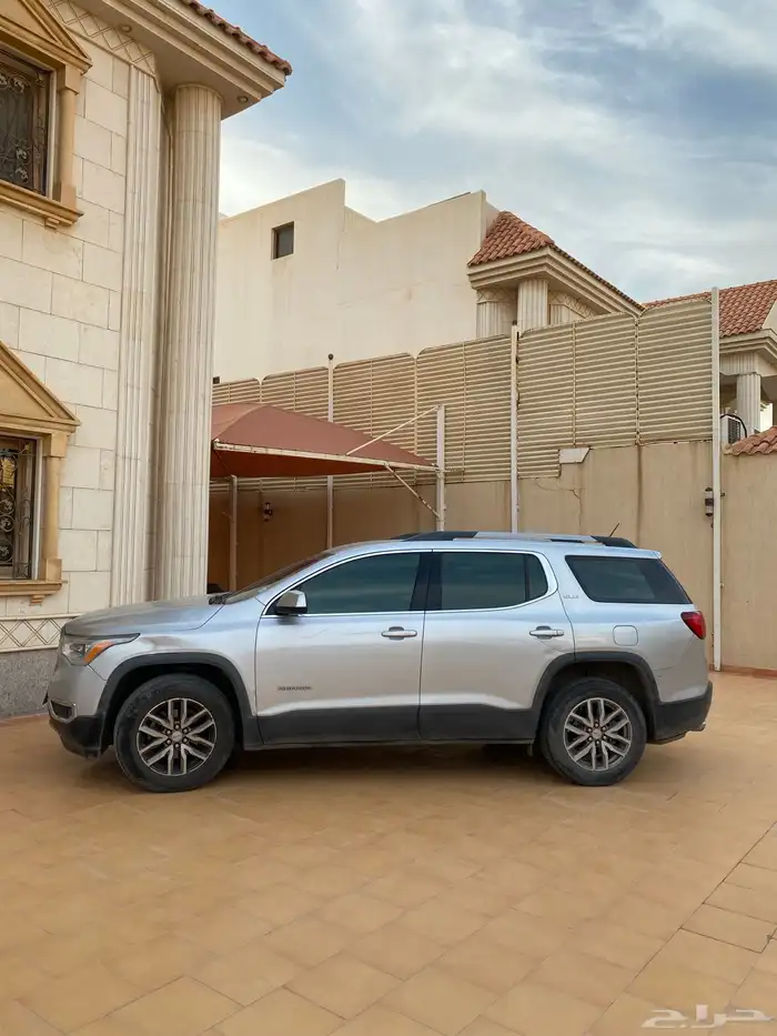 للبيع GMC اكاديا 2017 مالك اول 2