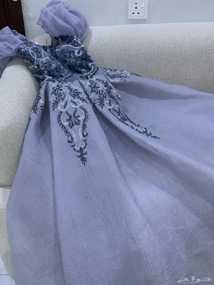 فستان للبيع انلبس مره وحده 6