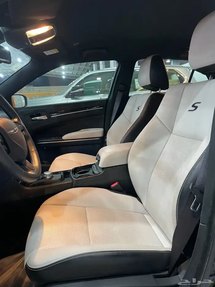 كرايسلر 300S موديل 2021 فل كامل 22