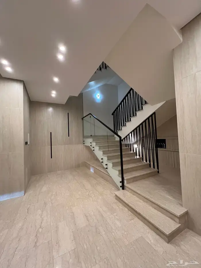 للبيع شقق فاخرة للغاية وجديدة بمخطط الملك فهد 1