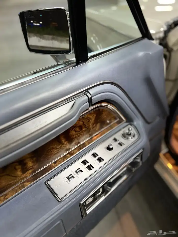 لينكون تاون كار 1983 مخزن كلاسيك سعودي وكالة ( تم البيع ) . 26