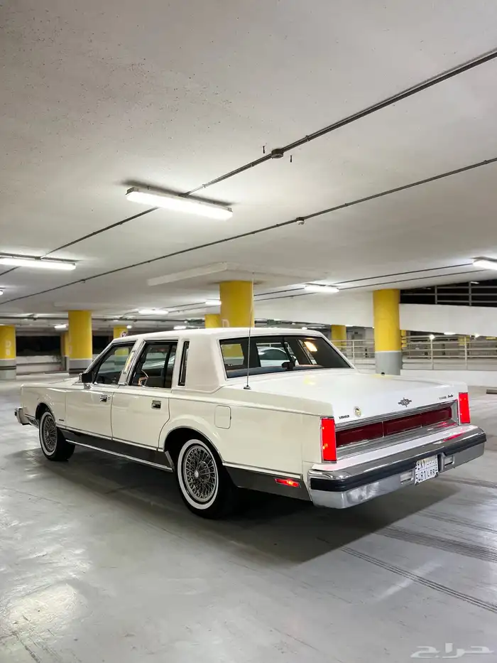 لينكون تاون كار 1983 مخزن كلاسيك سعودي وكالة ( تم البيع ) . 5