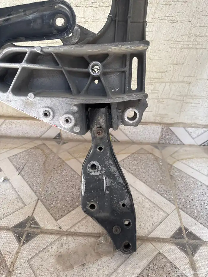 كمر لكزس بحاله ممتازه 460 يركب من موديل 2007فما فوق 9