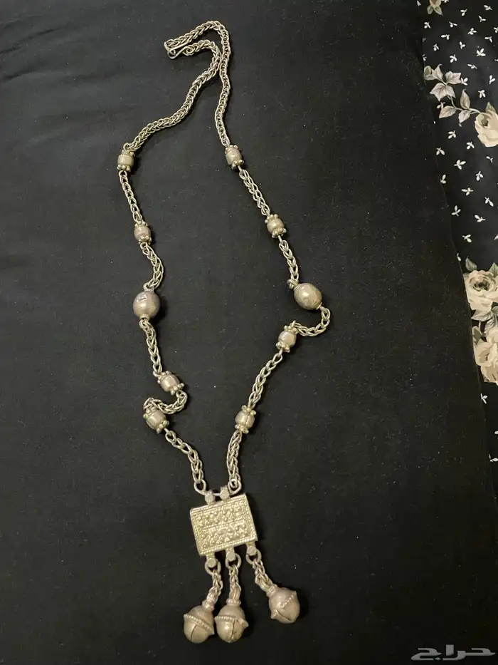 فضه جميله لونها من 40 سنه مانغير 1