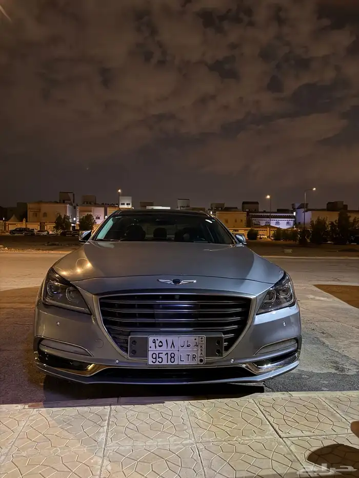 سيارة جنسس2017مسروق من الرياض حي المنصوره شارع معن بن زائدة 0