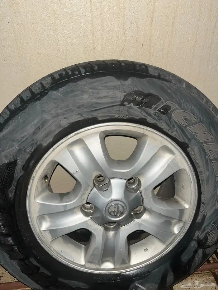 4 جنوط جيب جكسار 2003 وكالة 3 فيها اكواب ووحده لا 4