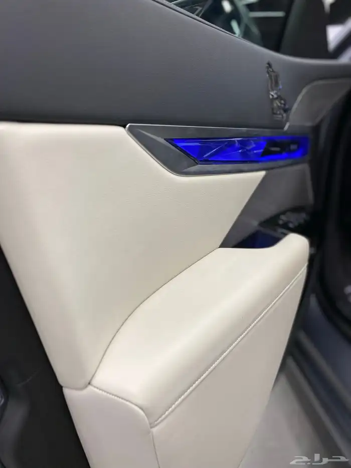 بي ام دبليو 740i 6