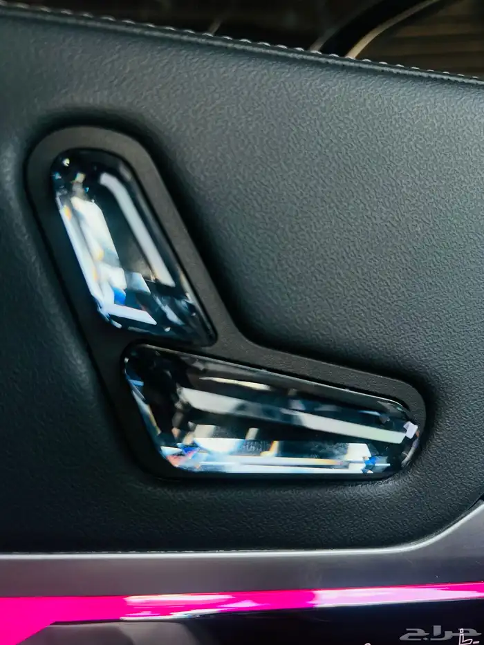 بي ام دبليو 740 موديل 2023 فل كامل اعلي فئة 29