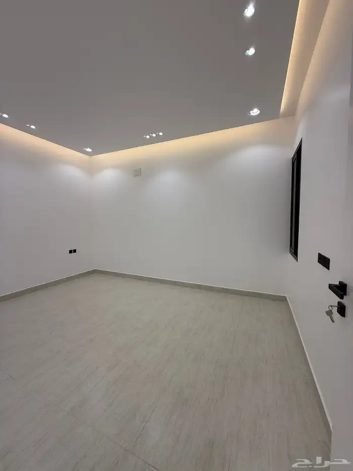 للبيع ارواف علويه وشقق ارضيه تشطيب VIP ف احد رفيده 35