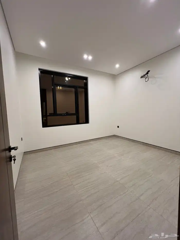 للبيع شقق فاخرة للغاية وجديدة بمخطط الملك فهد 7