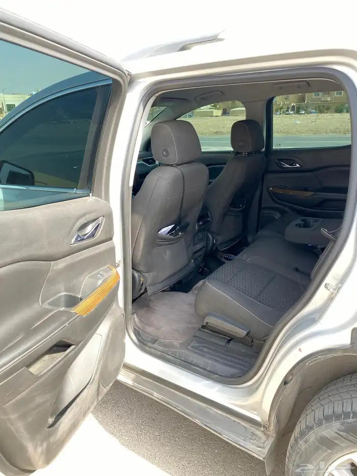 للبيع GMC اكاديا 2017 مالك اول 24