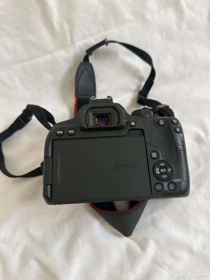 كاميرا كانون 850d مع عدسة 18-135 وملحقاتها اخت الجديد 5