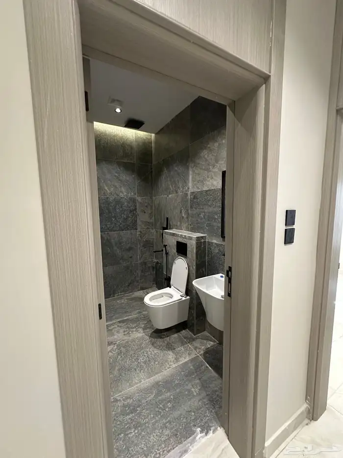 شقة ارضي مدخل سيارة خدمات واصله 670 الف فقط 9