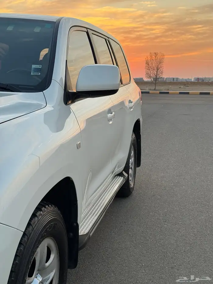 لاندكروزر جي اكس 2009 نظيف فل كامل 3