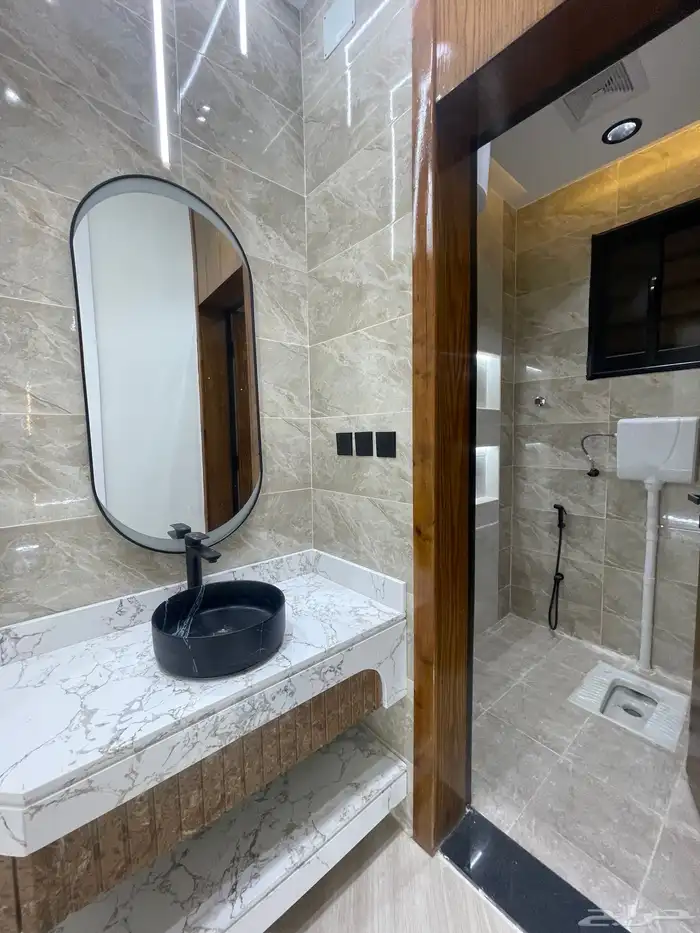 للبيع شقق علويه تمليك بسطح ومصعد 550 الف شرق الخميس 14