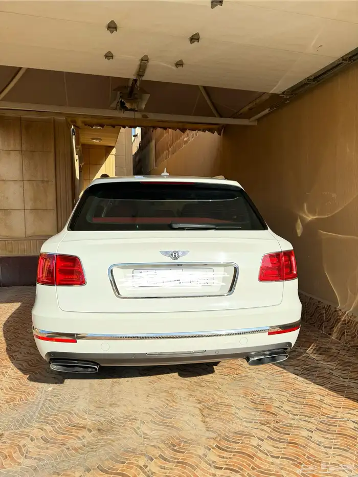 للبيع جيب بنتلي بنتايجا 2018 W12 1