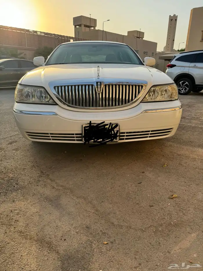 لنكن تاون كار 2010 lincoln town car 2010 4