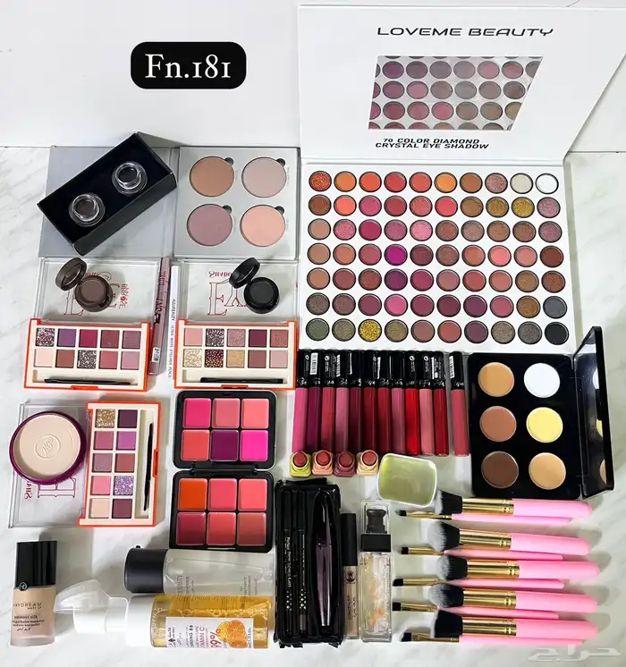 طقم مكياج مميز 12