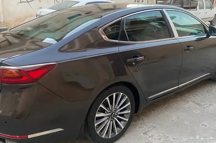 للبيع كيا كادنزا موديل 2018 3