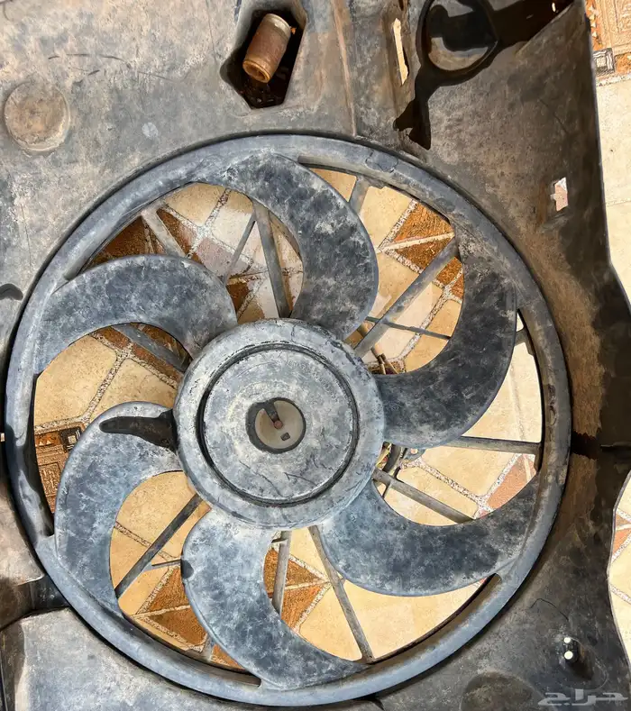 اسطب فورد ماركيز اصلي يسار من 98 الي 2002 ومروحه فورد 4