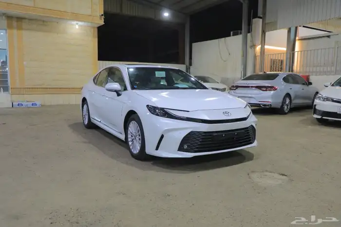 كامري LE فتحة بنزين 2025 جديد ابيض 0